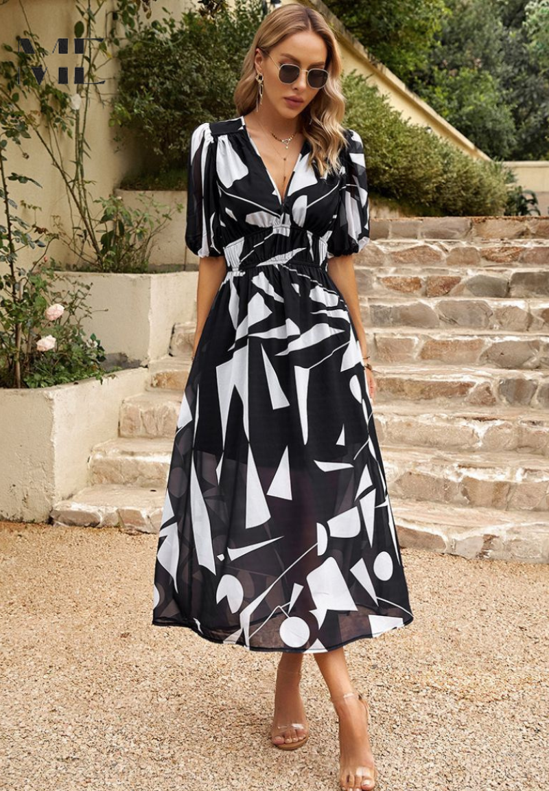 Printed dress for women - flared mid-length model with elastic waist - cocktail